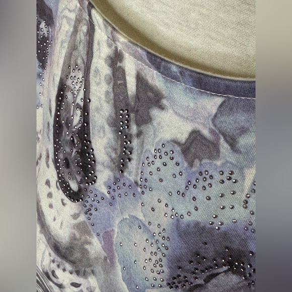 Chico’s 3/4 sleeve White and Purple Paisley Top women size large - Picture 3 of 9